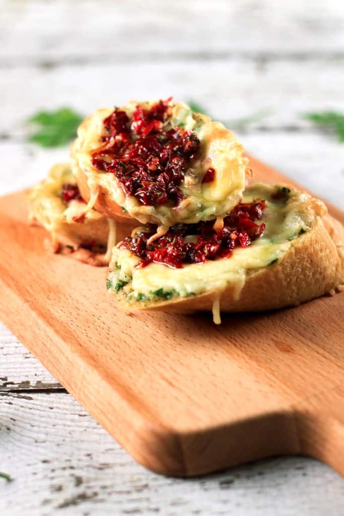 Sundried Tomatoes and Garlic Butter Bruschettas