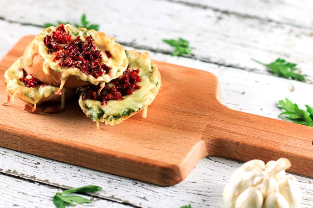 Sundried Tomatoes and Garlic Butter Bruschettas
