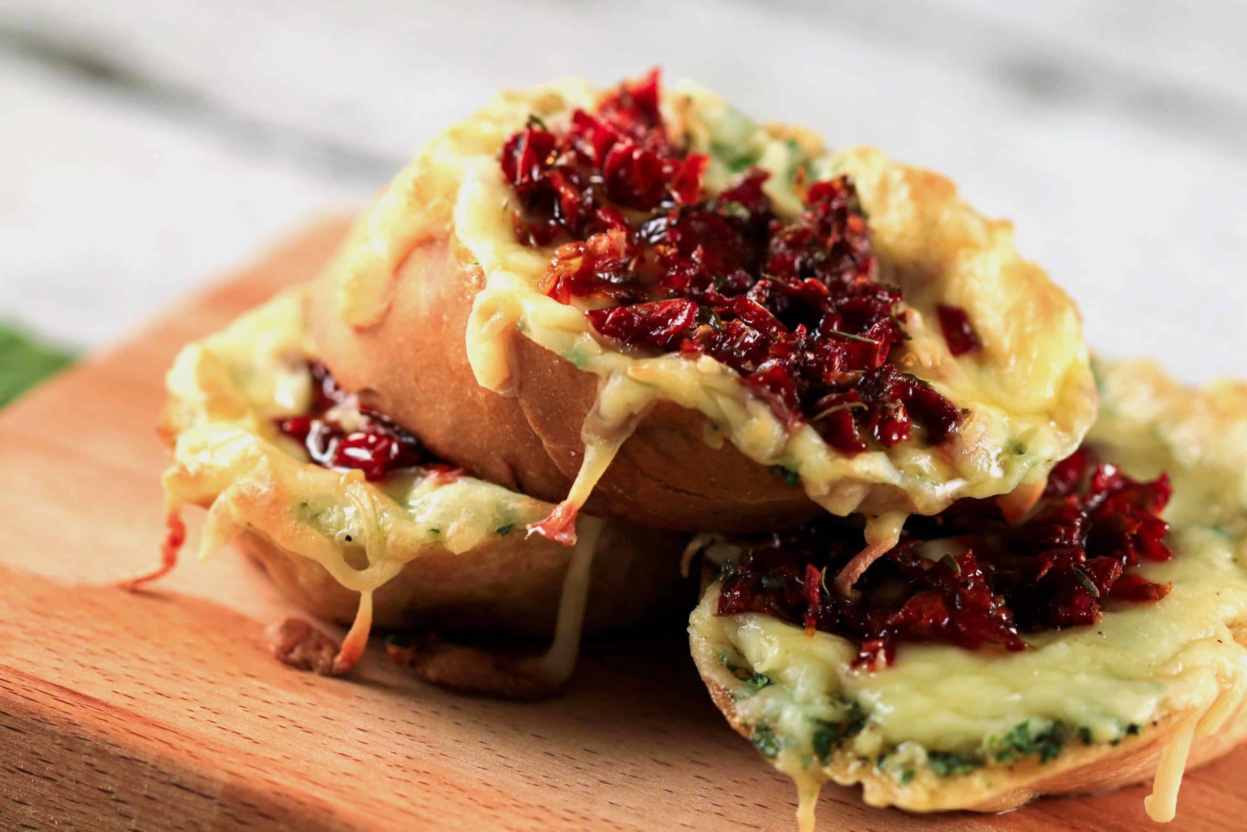 Sundried Tomatoes and Garlic Butter Bruschetta | ScrambledChefs.com