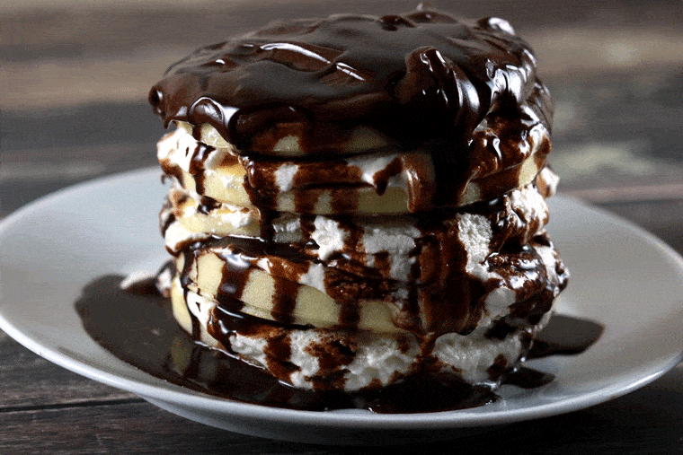 Boston Creme Pancakes | ScrambledChefs.com